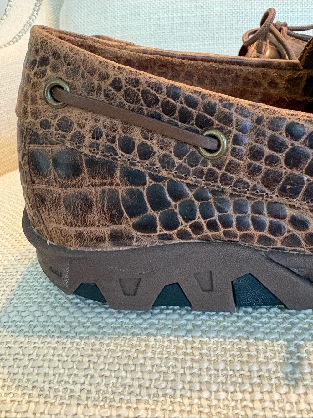 Ferrini Men’s Brown Leather Croc Embossed with Tie Boat Shoes Size 10